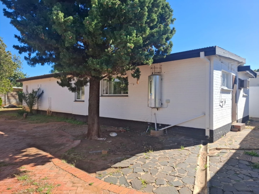 4 Bedroom Property for Sale in Universitas Free State